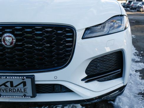 Used 2022 Jaguar F-PACE S image 15