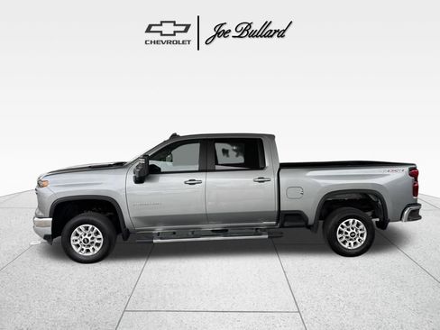 Used 2025 Chevrolet Silverado 2500 LT w/ Convenience Package AWD/4WD image 6