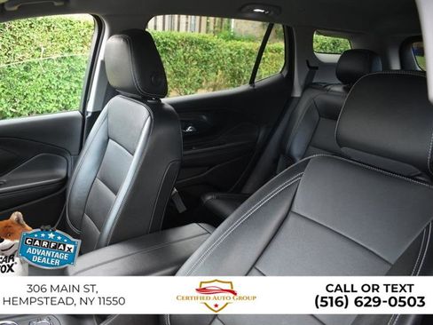 Used 2023 GMC Terrain SLT image 32