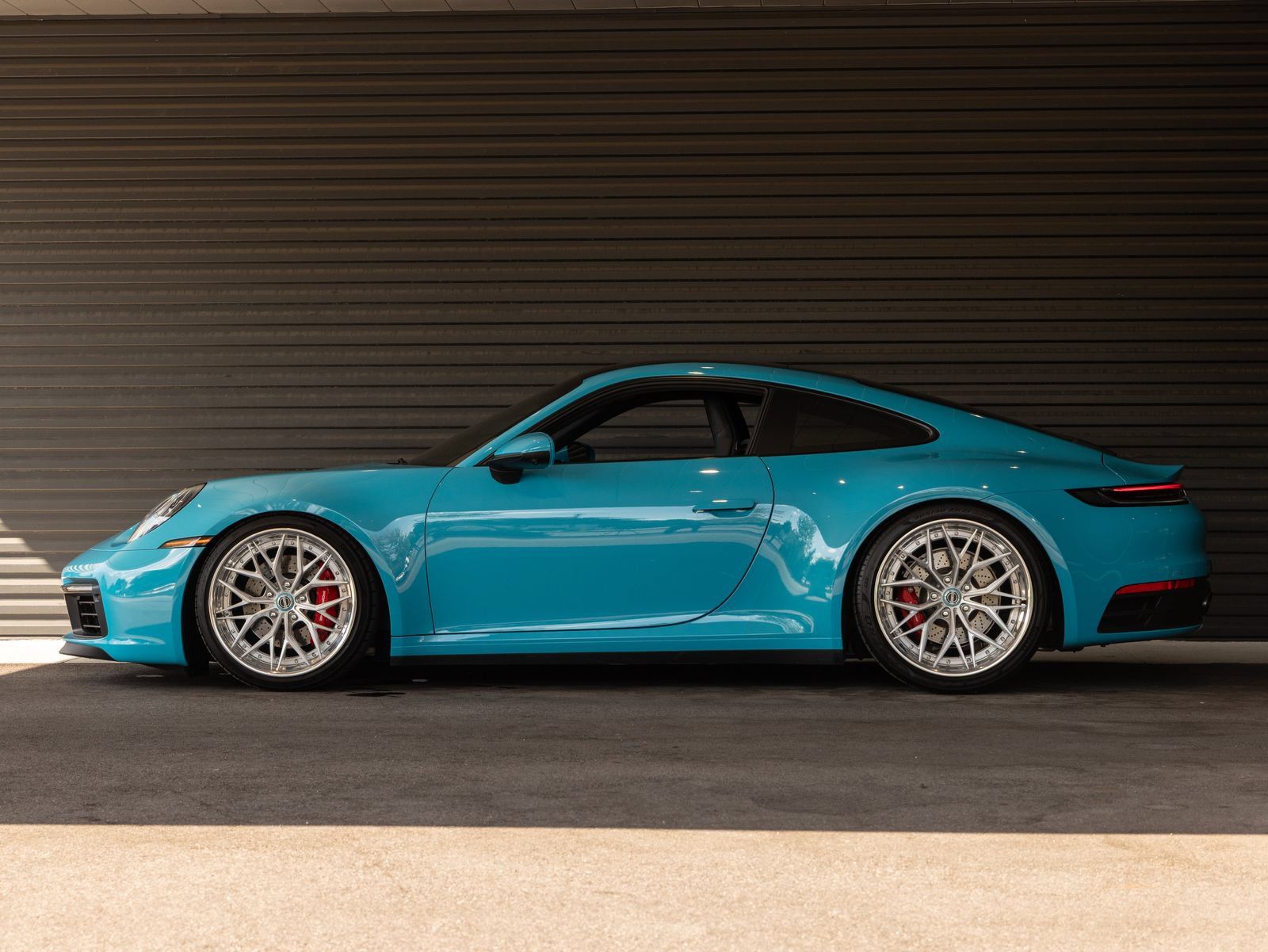 Used 2020 Porsche 911 Carrera 4S AWD/4WD image 2