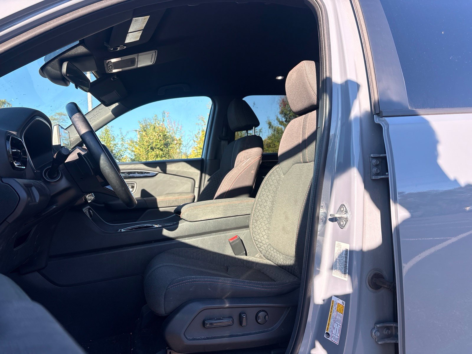 Used 2025 Honda Pilot Sport image 16