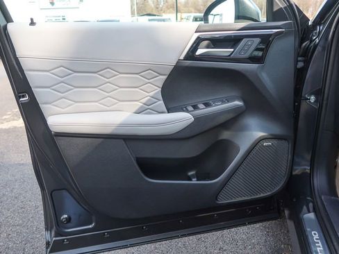 New 2026 Mitsubishi Outlander SEL FWD image 27