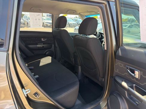 Used 2013 Kia Soul + w/ Audio Pkg FWD image 24