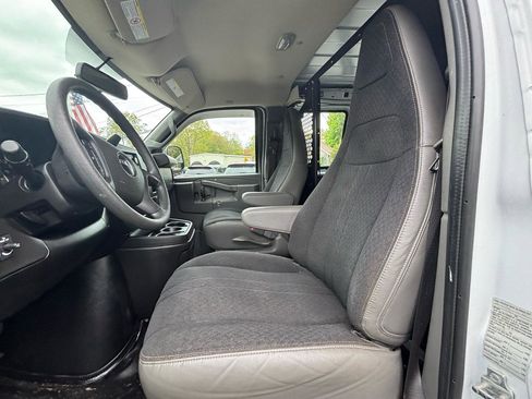Used 2019 GMC Savana 2500 w/ Driver Convenience Package RWD image 6