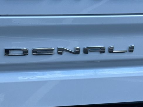 Used 2023 GMC Sierra 1500 Denali w/ Technology Package image 38