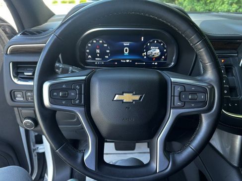 Used 2023 Chevrolet Suburban Premier RWD image 15