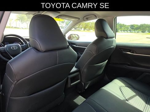 Used 2019 Toyota Camry SE FWD image 18