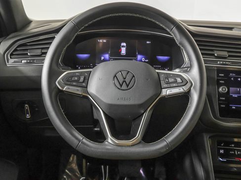 Used 2023 Volkswagen Tiguan SE image 25