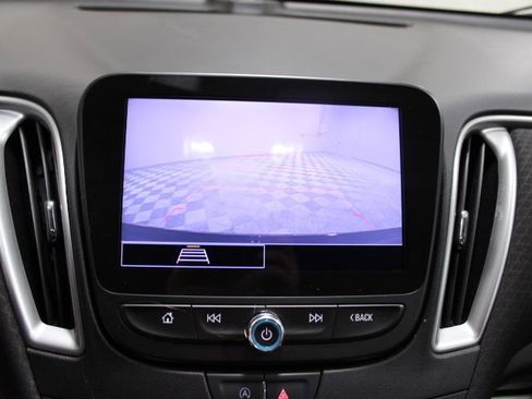 Used 2022 Chevrolet Malibu LT image 4