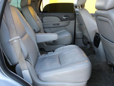 Used 2012 Chevrolet Tahoe LTZ RWD image 29
