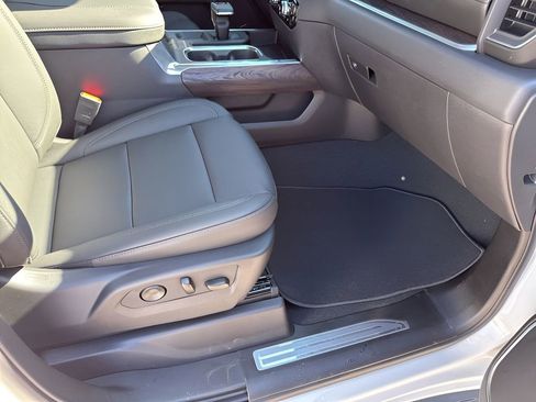 New 2026 GMC Sierra 1500 SLT image 15