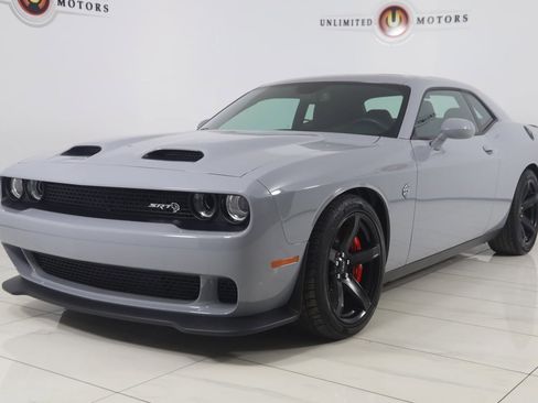 Used 2021 Dodge Challenger SRT Hellcat image 5