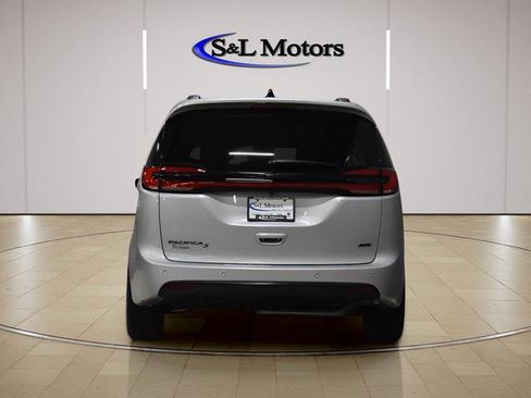 New 2026 Chrysler Pacifica Select w/ S Appearance Package AWD/4WD image 6