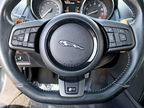 Used 2015 Jaguar F-TYPE R RWD image 18
