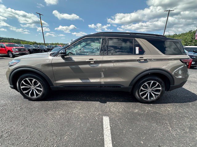 New 2026 Ford Explorer ST-Line AWD/4WD image 2