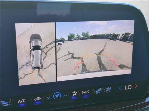 Used 2024 Chevrolet Traverse RS w/ LPO, Floor Liner Package AWD/4WD image 14