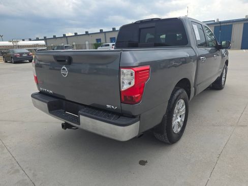 Used 2017 Nissan Titan SV RWD image 22