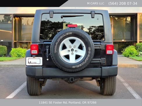 Used 2013 Jeep Wrangler Unlimited Sport AWD/4WD image 6