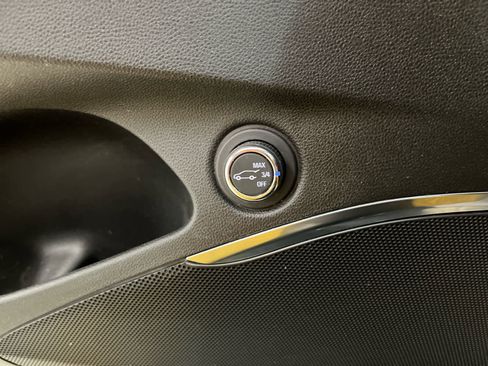 Used 2023 Buick Enclave Essence w/ Experience Buick Package image 20