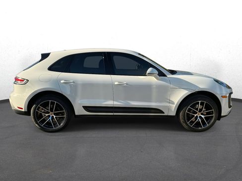Used 2022 Porsche Macan image 2