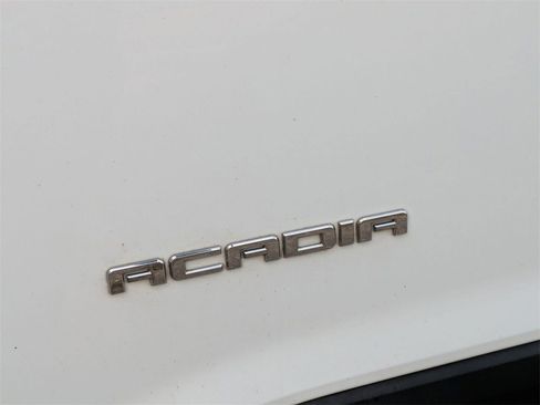 Used 2017 GMC Acadia SLE image 10