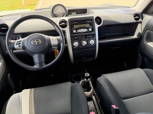 Used 2006 Scion xB FWD image 10