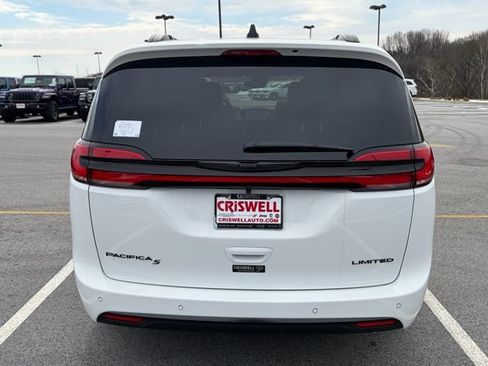 New 2026 Chrysler Pacifica Limited w/ S Appearance Package FWD image 6