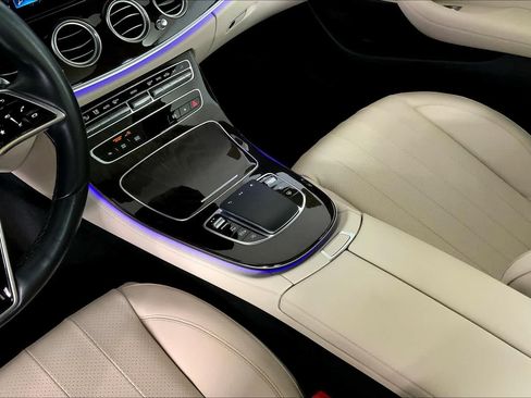 Used 2022 Mercedes-Benz E 450 4MATIC Sedan image 16
