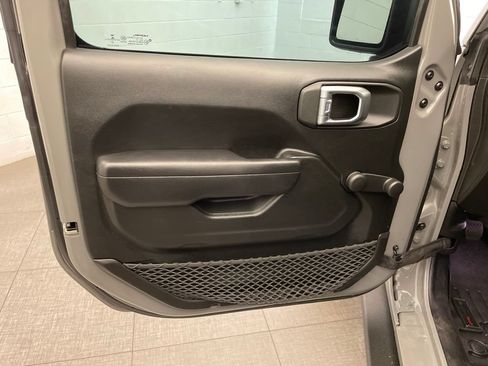Used 2023 Jeep Wrangler Sport AWD/4WD image 18