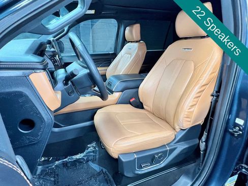 Used 2024 Ford Expedition Platinum AWD/4WD image 7