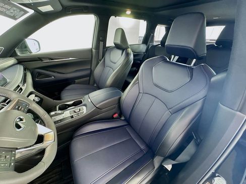 Used 2026 INFINITI QX60 Sport w/ Dark Cargo Package image 22