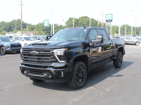 New 2026 Chevrolet Silverado 2500 High Country w/ Midnight Edition AWD/4WD image 7