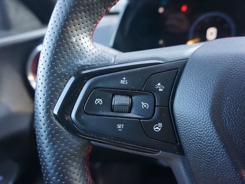 Used 2024 Chevrolet Trax RS FWD image 8