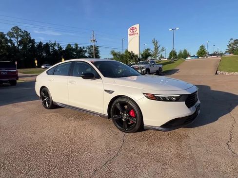 Used 2023 Honda Accord Sport image 8