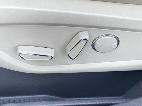Used 2019 Lincoln Nautilus Reserve AWD/4WD image 17