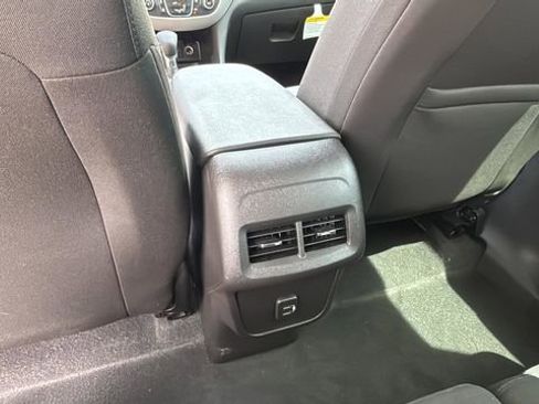 Used 2024 Chevrolet Equinox LS image 21
