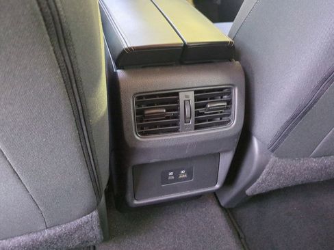 Used 2023 Nissan Rogue SV image 20