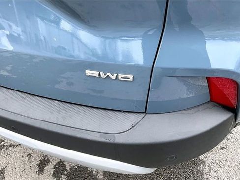 Used 2025 Ford Escape Platinum AWD/4WD image 24