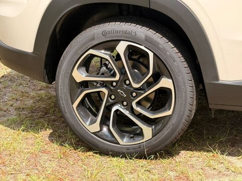 New 2026 Chevrolet Trax RS w/ Sunroof Package FWD image 10