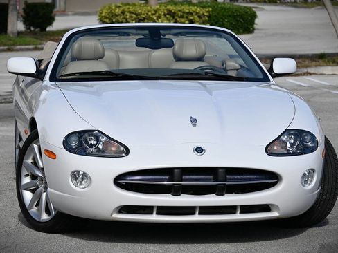 Used 2006 Jaguar XK8 XK8 2dr Convertible image 2