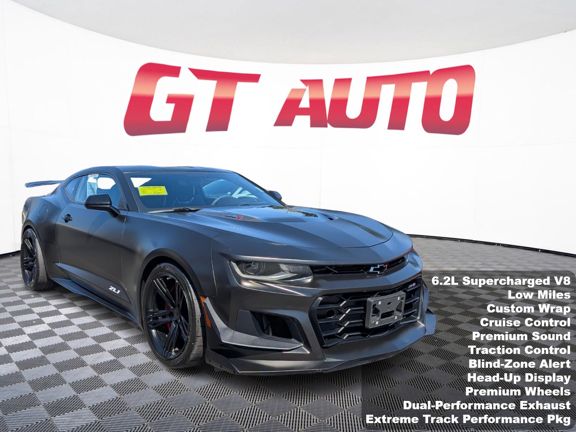 Used 2022 Chevrolet Camaro ZL1 RWD image 1