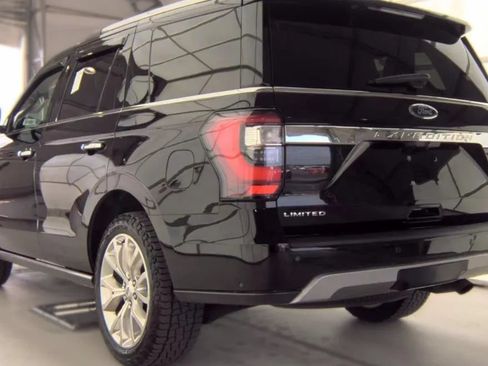 Used 2018 Ford Expedition Limited w/ Equipment Group 302A AWD/4WD image 4