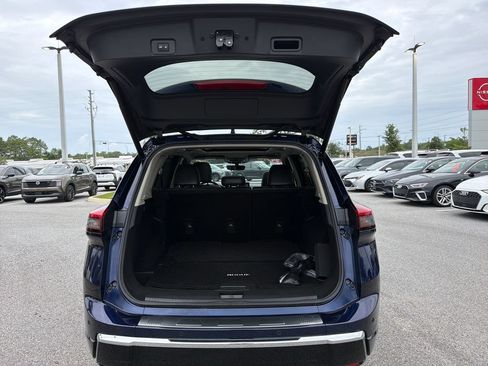 Used 2024 Nissan Rogue Platinum w/ Platinum Premium Package FWD image 13