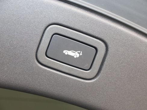 Used 2021 Jaguar F-TYPE R image 64