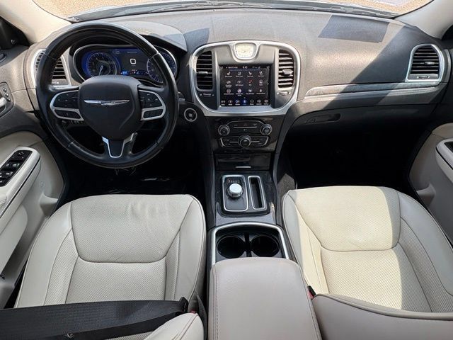 Used 2018 Chrysler 300 Limited AWD/4WD image 10