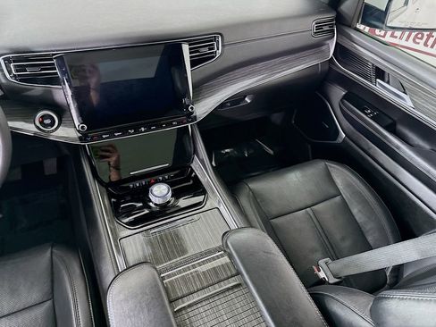 Used 2022 Jeep Wagoneer Series II w/ Premium Group I image 27