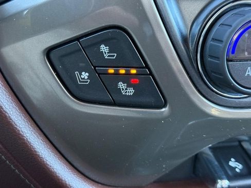 Used 2018 Chevrolet Silverado 1500 High Country image 24