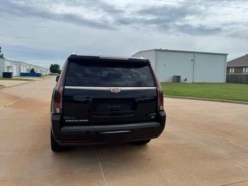Used 2015 Cadillac Escalade Platinum AWD/4WD image 5