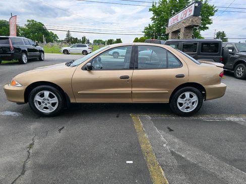 Used 2000 Chevrolet Cavalier LS w/ Preferred Equipment Group 2 FWD image 6