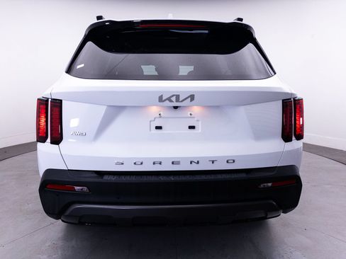 Used 2022 Kia Sorento S AWD/4WD image 16